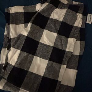 Old Navy Black and White Plaid Pants